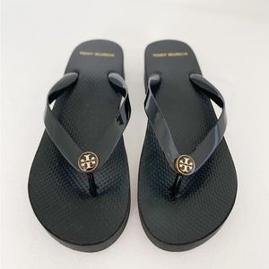 TORY BURCH BLACK WEDGE THONG SANDAL Size 7